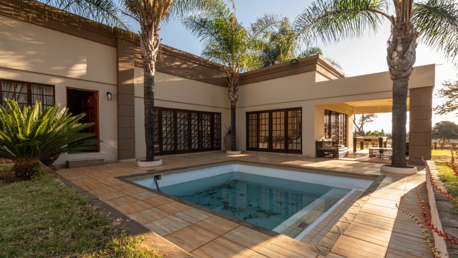 6 Bedroom Property for Sale in Wilkoppies North West